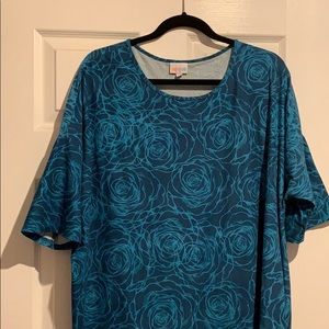 Lularoe blue roses Irma top